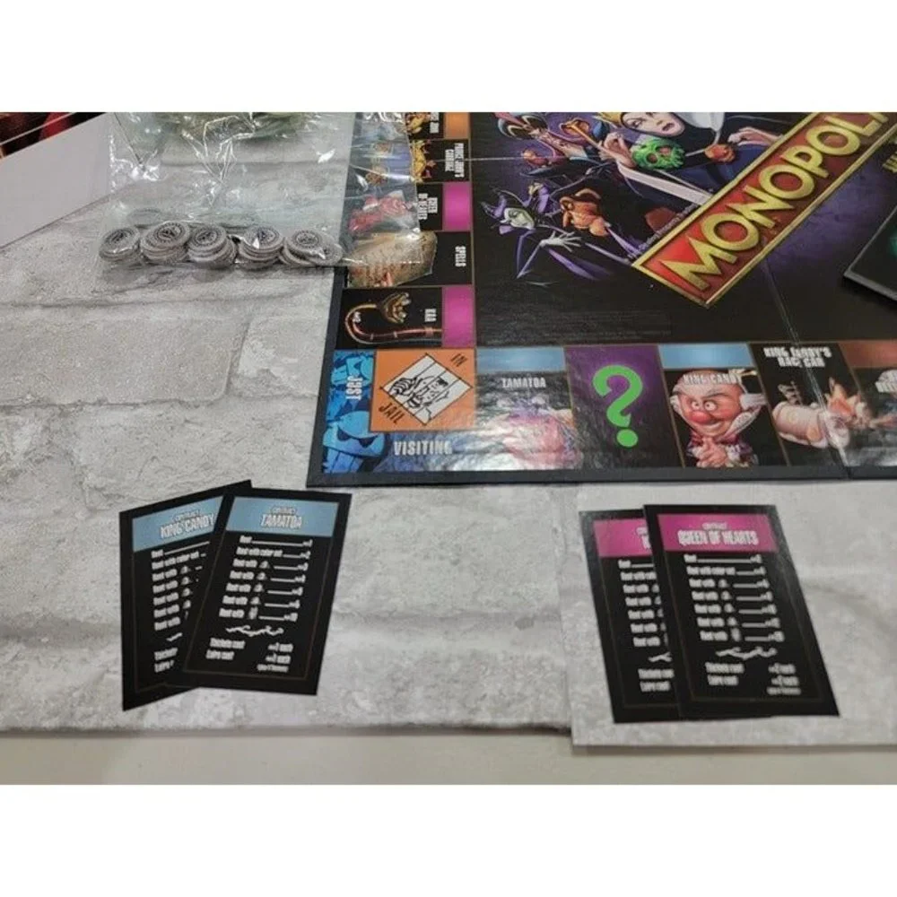 Monopoly: Disney Villains Edition Board Game for Kids Ages 8+ COMPLETE LIKE NEW!